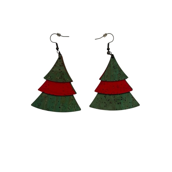🎄Green & Red Christmas Tree Earrings Holiday Cork Leather Lightweight Earrings - Picture 2 of 5